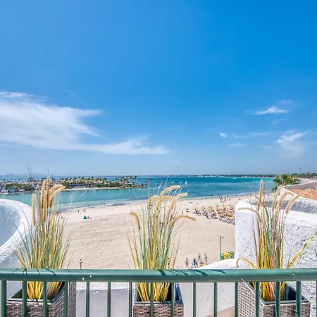 Beachfront With Sea Views Apartment *